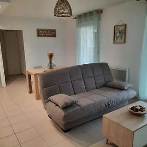 T2 Climatise Avec Terrasse Appartement